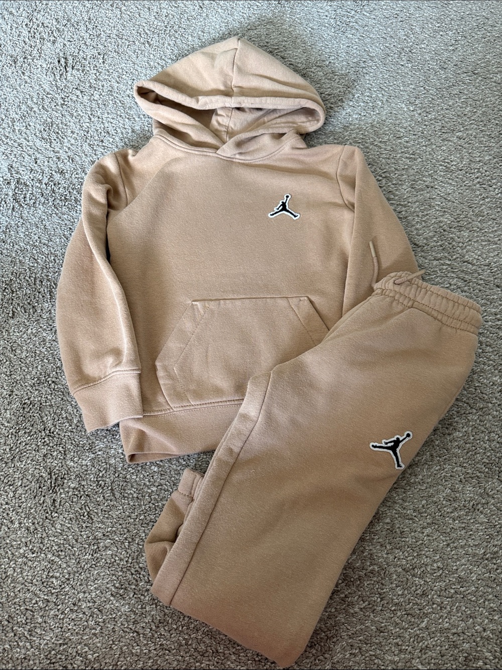 Air Jordan Kids Hooded Sweatshirt & Jogger Set in Tan